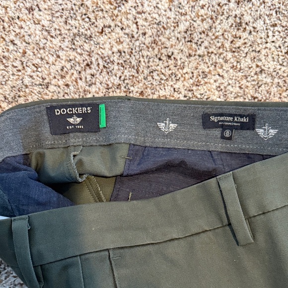 Men's Dockers Olive Green Pants 36x30 - Picture 2 of 3